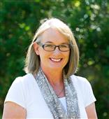 Mrs Elaine Bennett